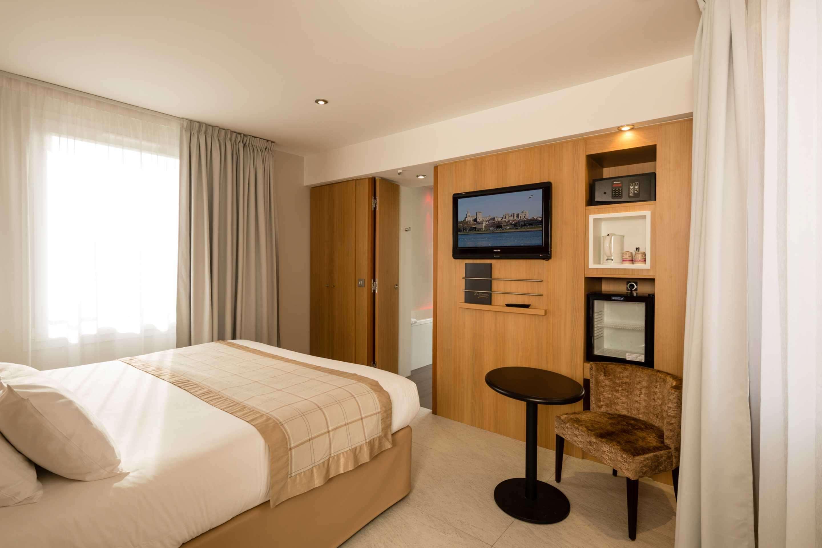 Best Western Plus Le Lavarin Avignon Exterior photo